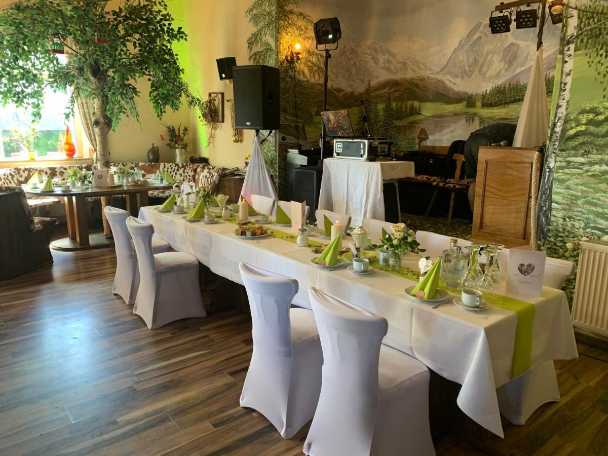 Markneukirchen Hotel Alpenhof מראה חיצוני תמונה