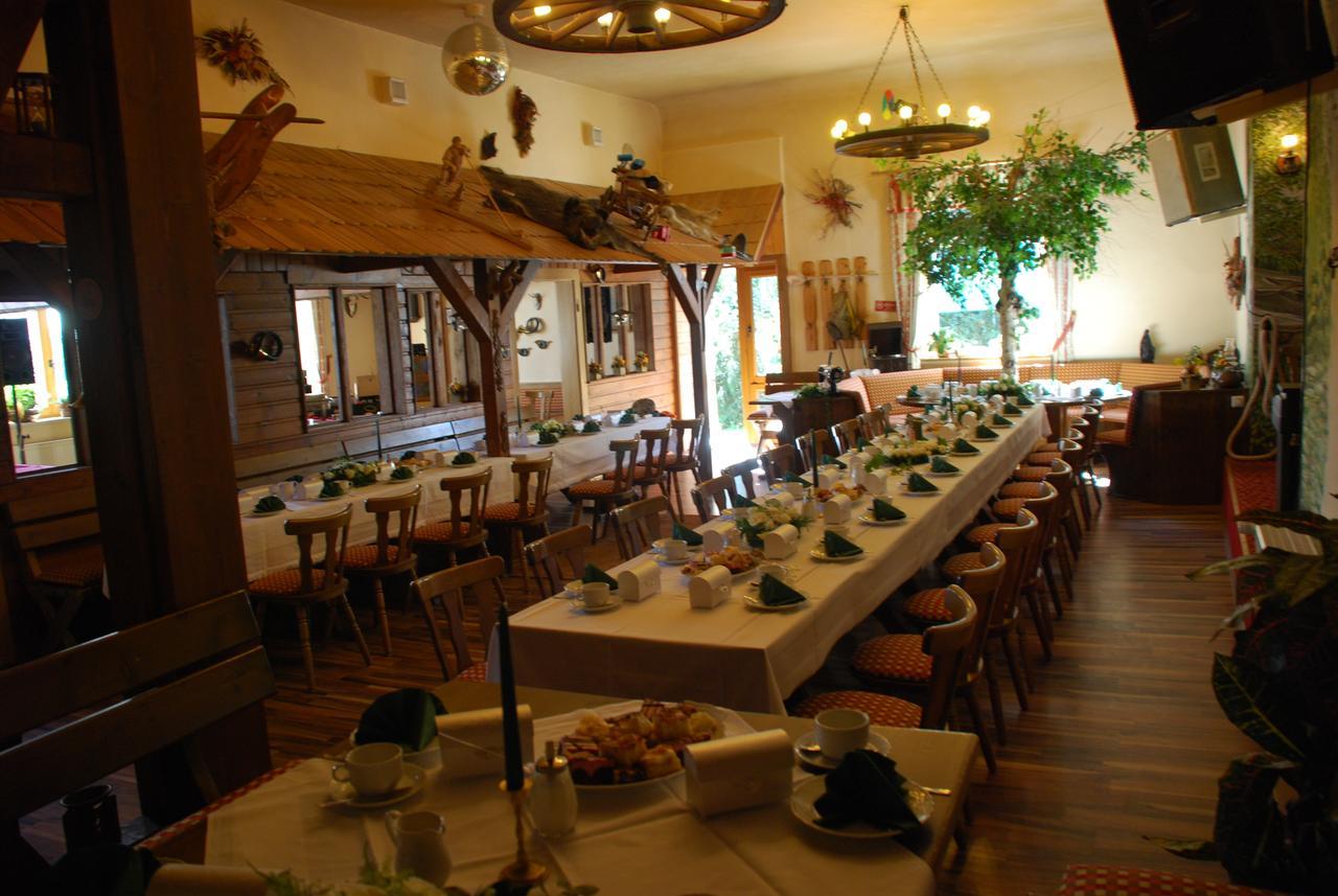 Markneukirchen Hotel Alpenhof מראה חיצוני תמונה