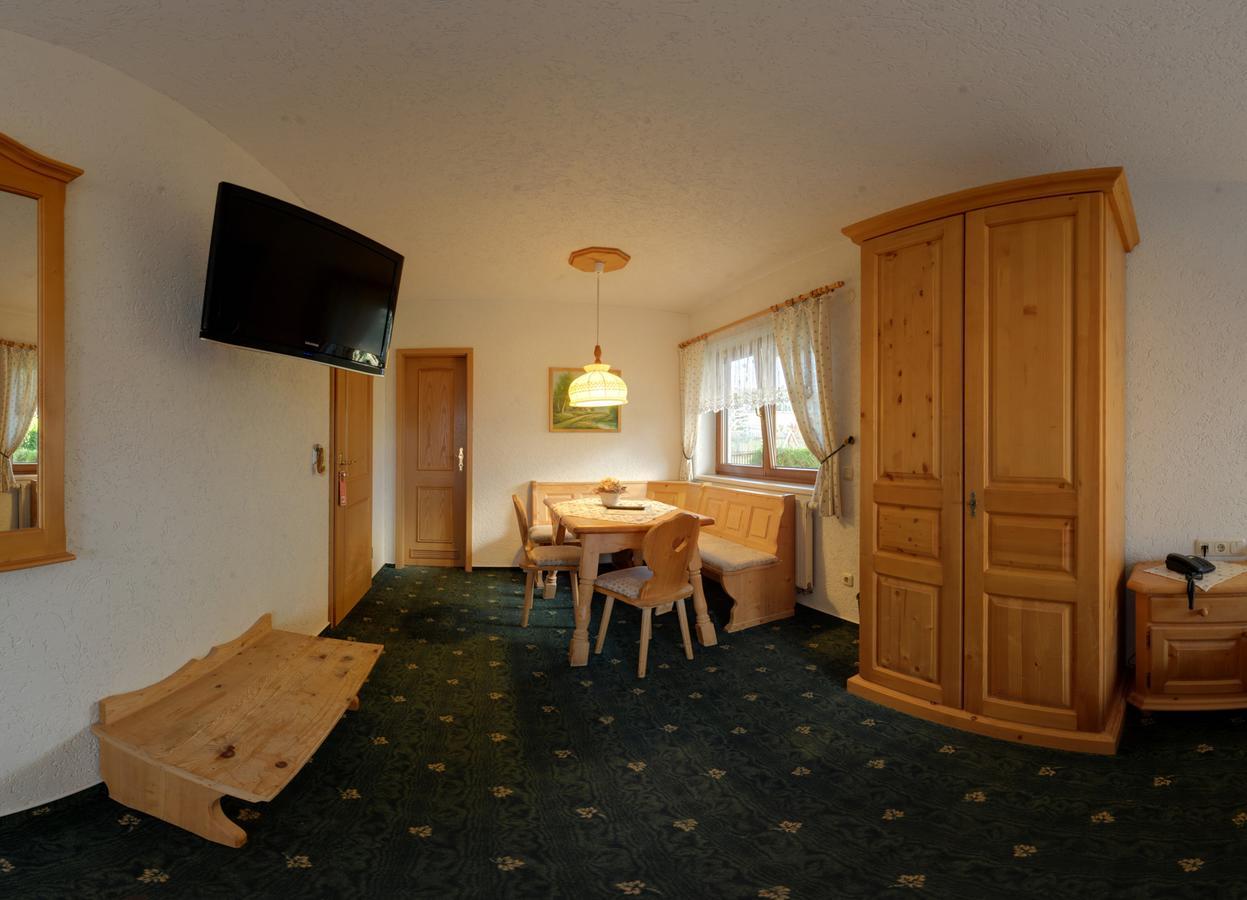 Markneukirchen Hotel Alpenhof מראה חיצוני תמונה