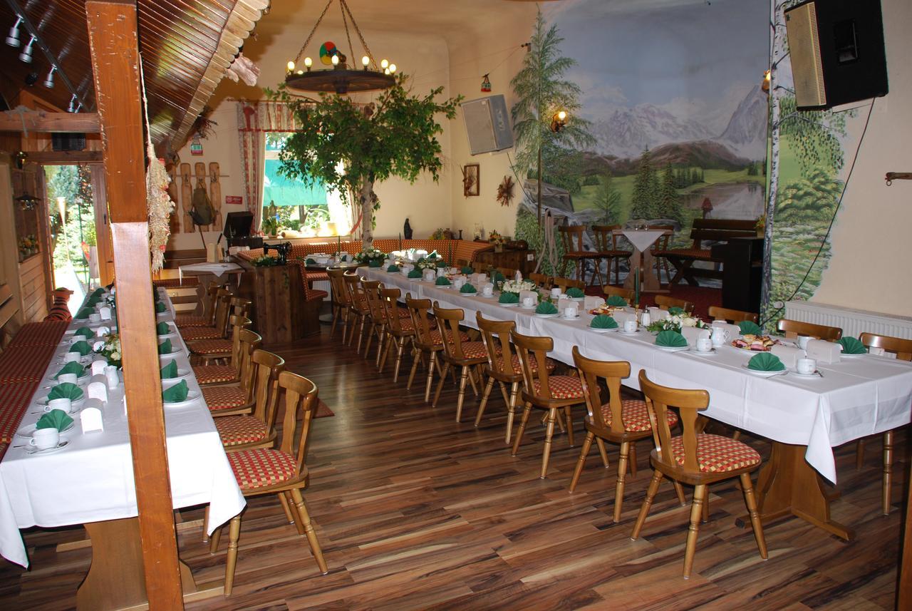 Markneukirchen Hotel Alpenhof מראה חיצוני תמונה