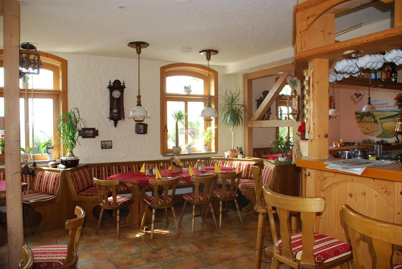 Markneukirchen Hotel Alpenhof מראה חיצוני תמונה